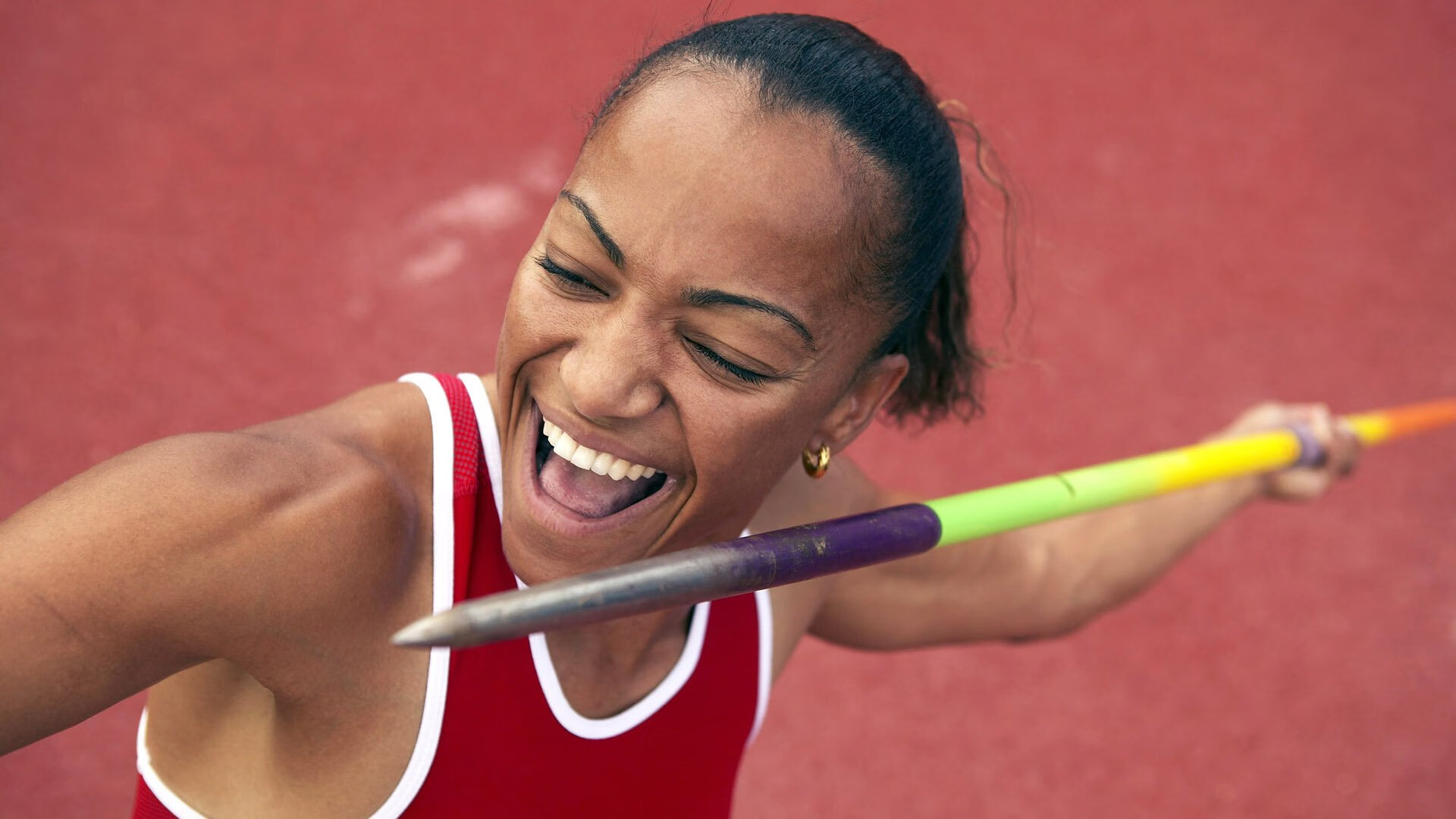 基：全黑队的“稳重后卫”，在防守上总能有效消除对方威胁