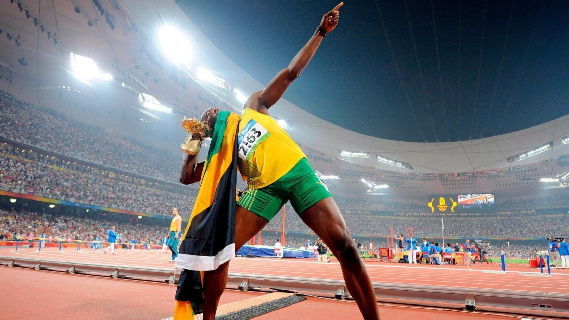 自由泳预赛波兰选手顺利晋级，自由泳国际比赛