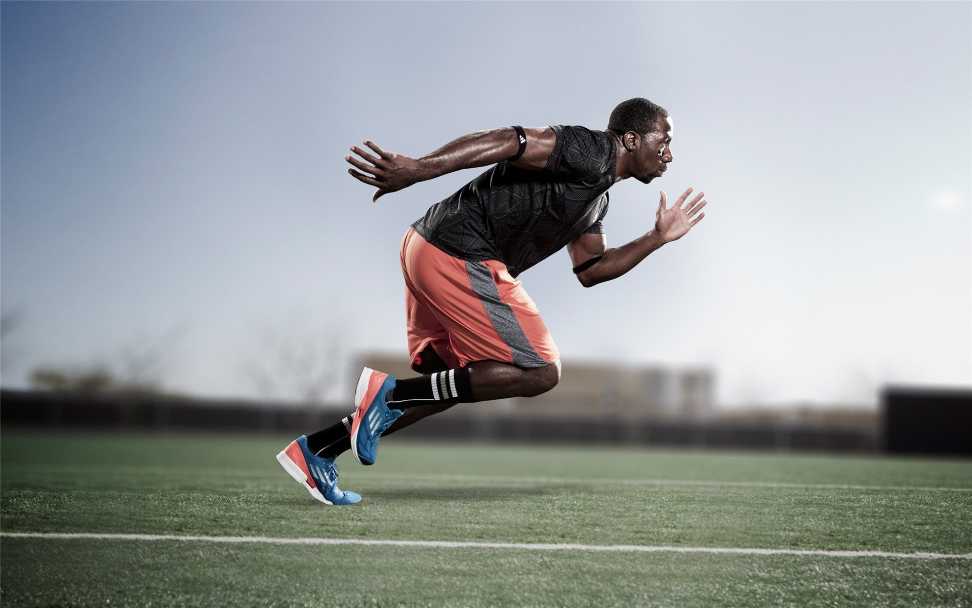 英超激烈角逐，豪门争夺榜首位置